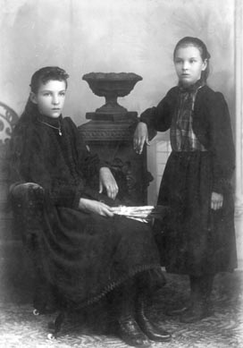 Bertha and Edith SCHMIDT