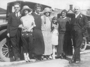 John and Madlin Wells (just married?), Ann Marvel?, Aunt Bertie Lewis, Margaret 'Peg', Florence and Willie Jones.