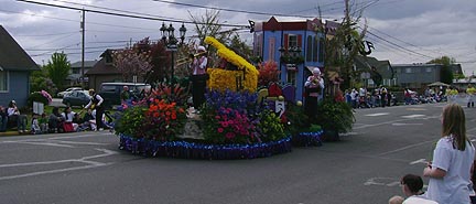 Parade Theme winner 'Daffodils and All That Jazz'