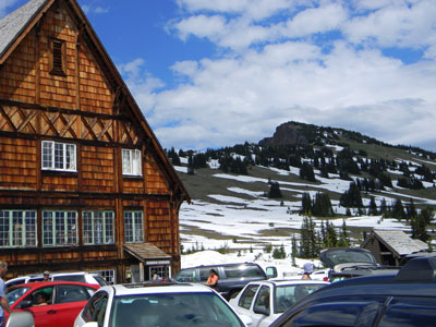 Sunrise Ranger Station and Gift/Snack Bar.